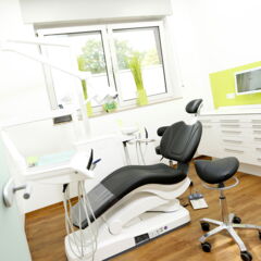 Behandlungszimmer der Zahnarztpraxis Lohmann